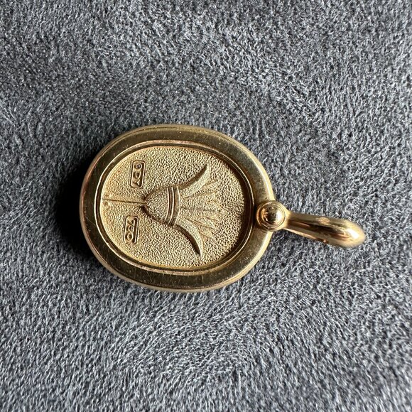 David Yurman Petrvs Scarab Pendant in 18K Yellow Gold & Pavé White Diamonds RARE - Picture 10 of 13